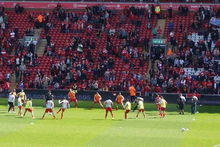 皇马本泽马关键时刻进球锁定胜利