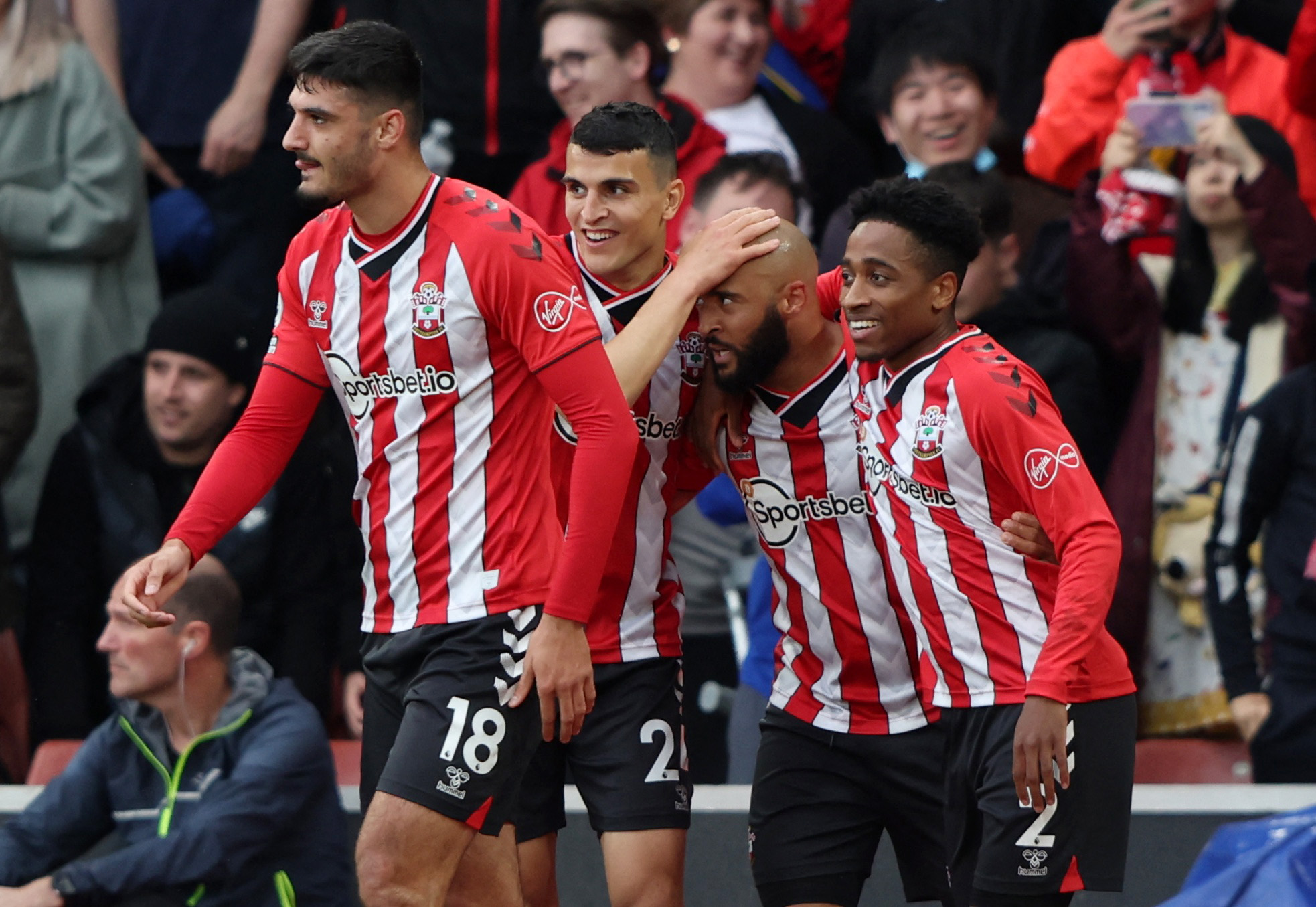 当年巴萨的训练课，疯狂过人进球的梅西！