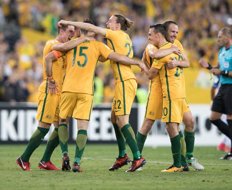 东契奇34+12+7独享历史第1，艾顿两双里夫斯33分，湖人轻取鹈鹕